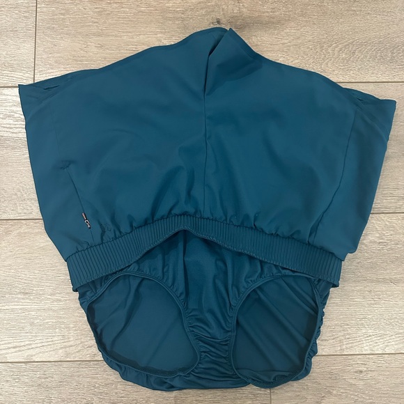 Women’s Calia lined athletic shorts. Zippered pocket, elastic waistband - Picture 3 of 4